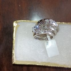 GENUINE SILVER ENGAGEMENT RINGS SET