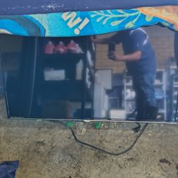TCL TV 60in No Stand Just TV Works Great 