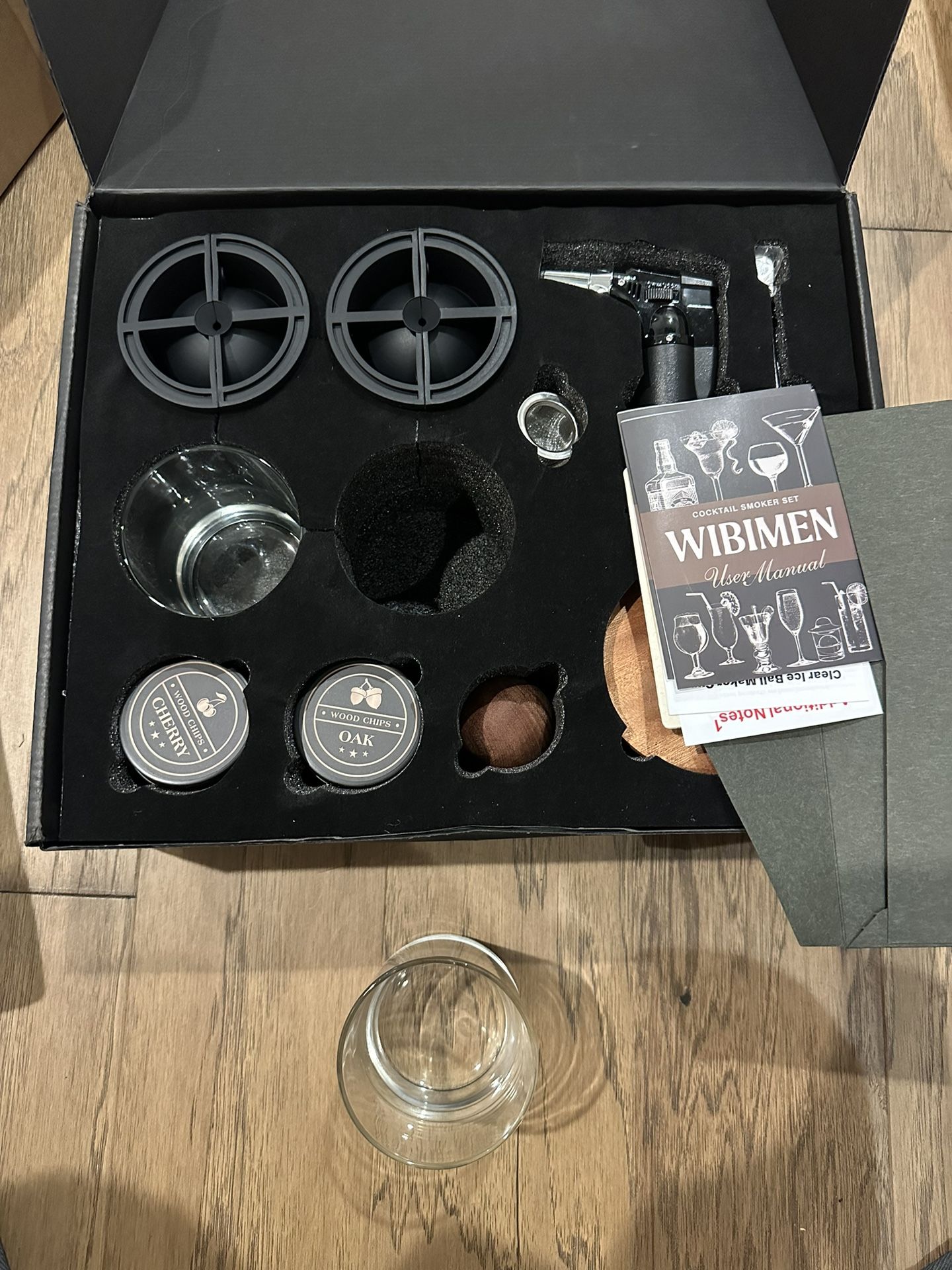 Whiskey Smoker Kit, with 2 Clear Ice Maker & 2 Whiskey Glasses, Old Fashioned Smoker Kit, Cocktail Smoker Kit, Christmas/Birthday/Bourbon/Whiskey Gift