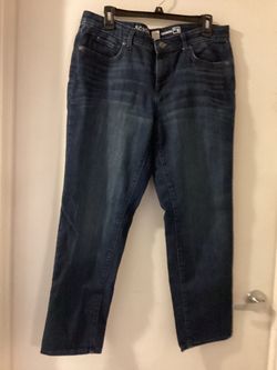 One pair of women’s size 10 jeans brand name is Sonoma