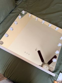 Vanity mirror with lights