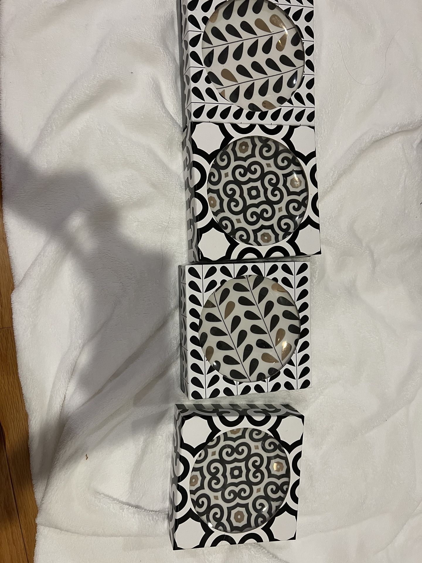 Macys Dessert Plate 15$ All 4 Set