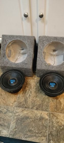 Small square speaker boxes W/ speakers