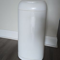 Diaper genie diaper pail & 1 refill pack