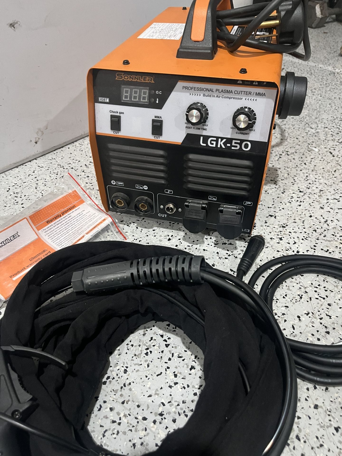 Sonnler LGK-50 plasma cutter / MMA welder with a built-in air compressor, and it’s 220V