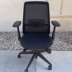 Haworth Soji Office Chair – Lumbar Support – Ergonomic – Great Condition