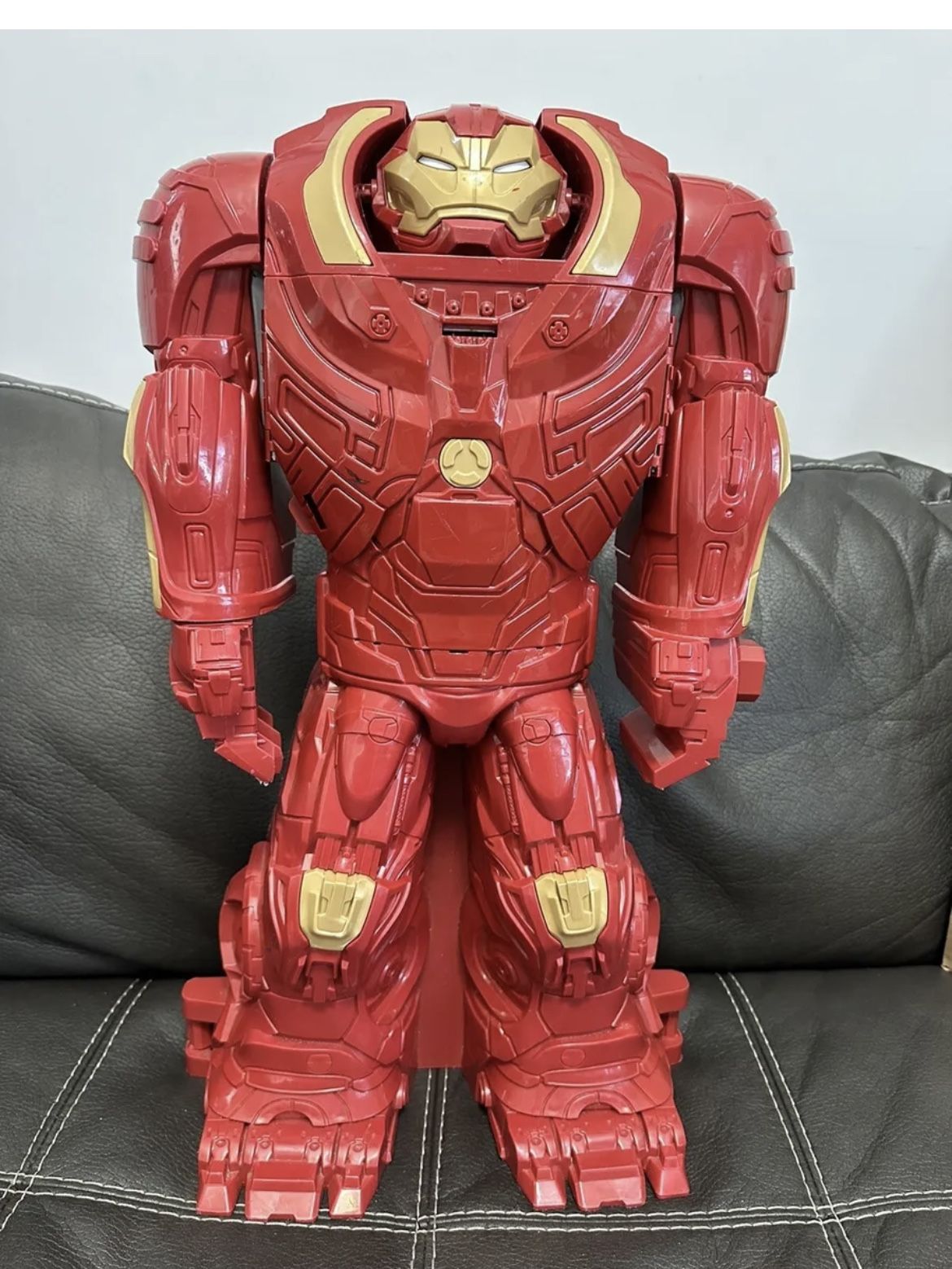 Marvel E0565 Avengers: Infinity War 33" Hulkbuster Ultimate Figure HQ Playset