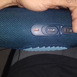 JBL Bluetooth Speaker Charge 5