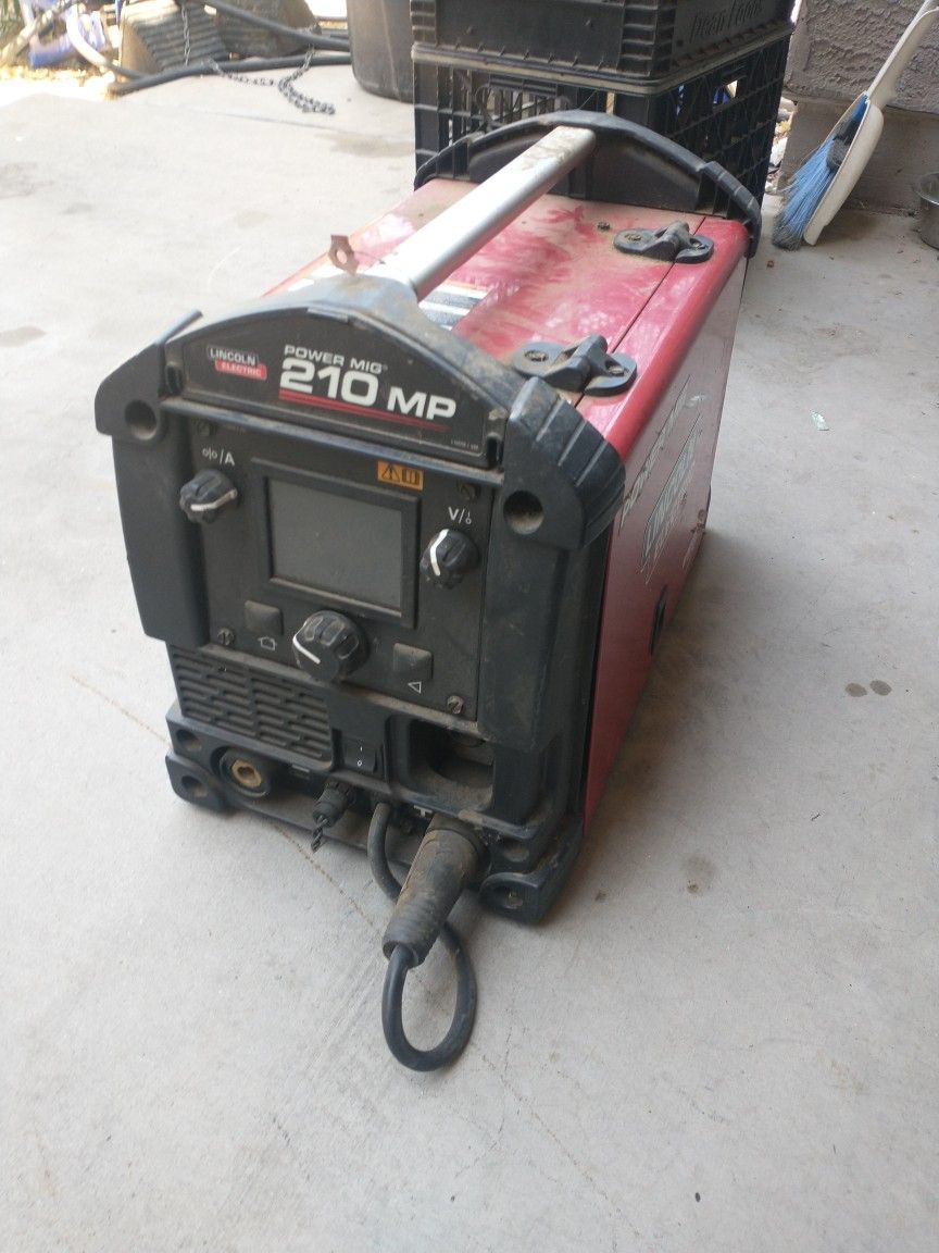Lincoln Power MIG 210 FOR PARTS; NOT WORKING for Sale in Gilbert, AZ