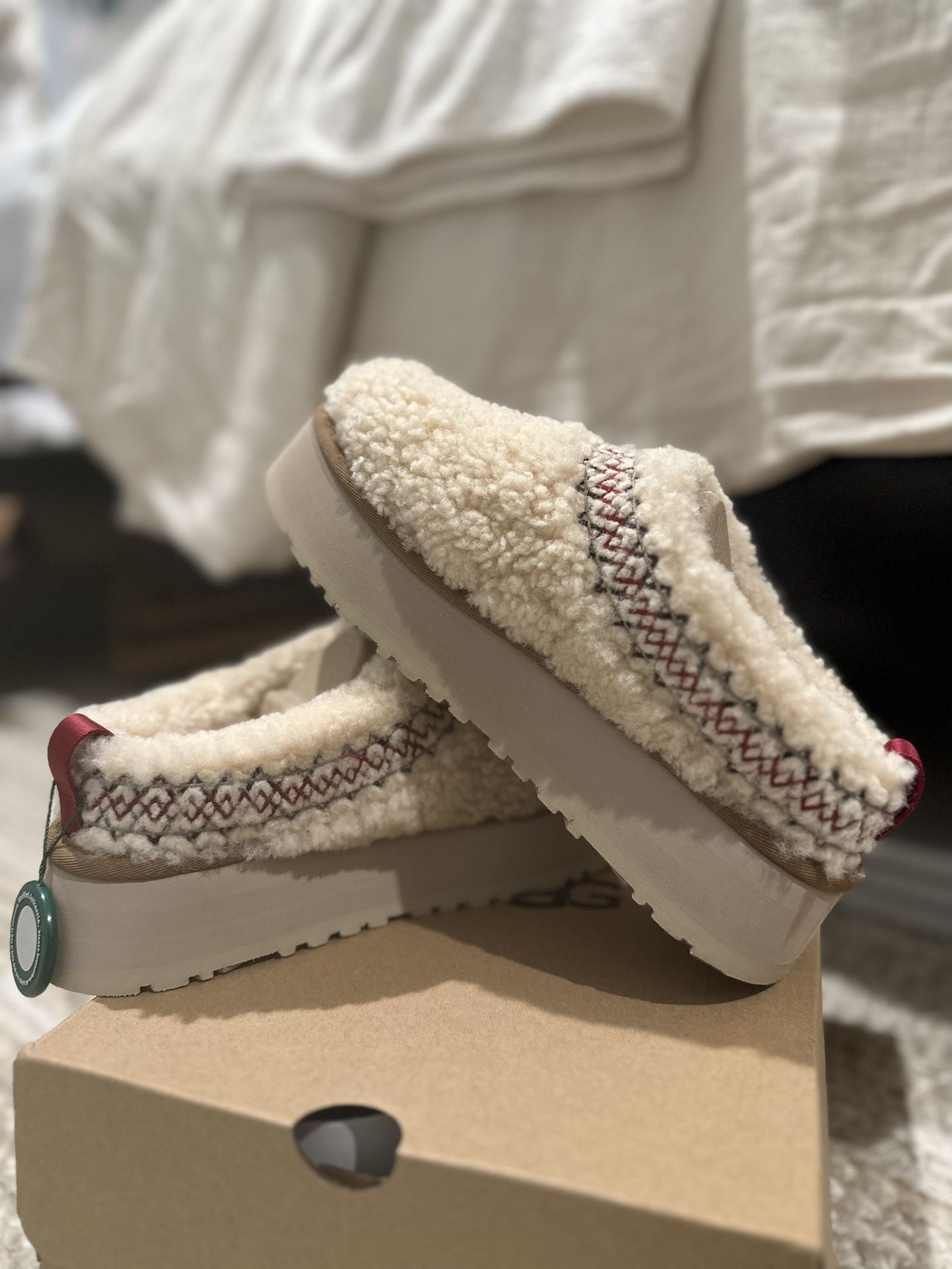 UGG Tazz UGG Braid Fur Clog Platform Slippers Size 7