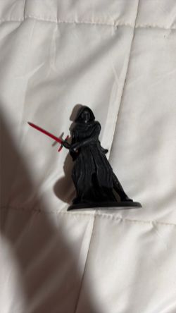 Small Kylo Ren figure - Starwars