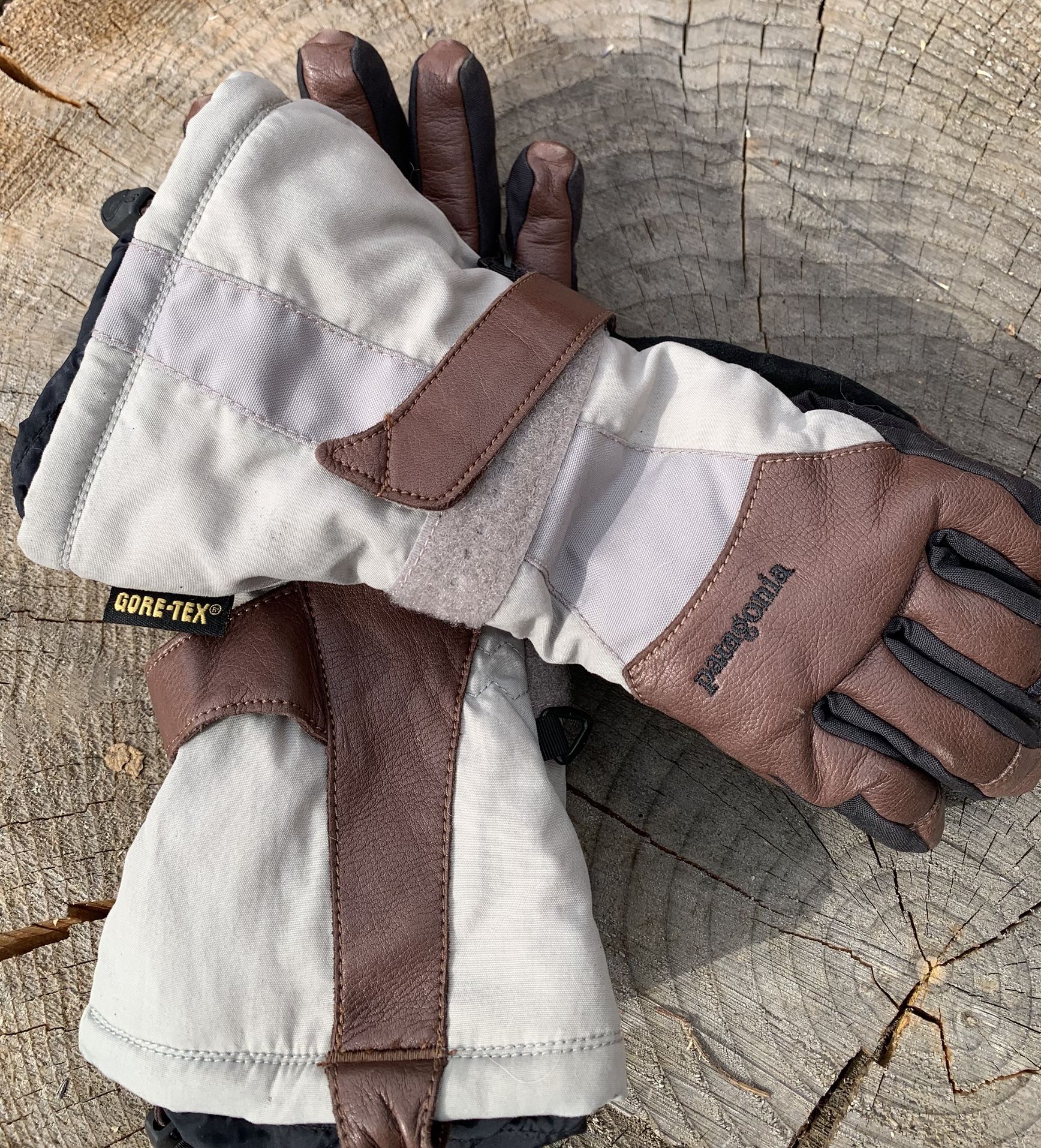 Unisex Patagonia Insulated Gloves (Small)