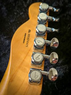 Fender Telecaster Thin Line Deluxe Semi Hollow Body Electric Guitar 6 String Tele With Hard Shell Case 3 tone Sunburst