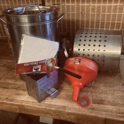 Bayou Classic® 32-qt Stainless Turkey Fryer & Extras 