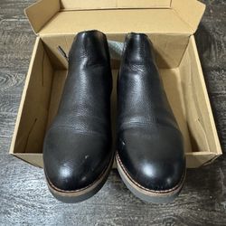 Soft walk Women’s Shoe/boot Size 7.5