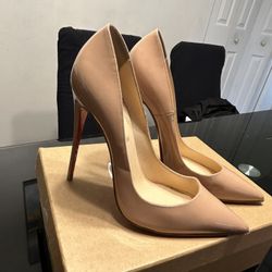 Christian Louboutin So Kate Heels Size 39