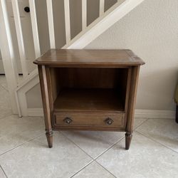 Nightstand / Side Table