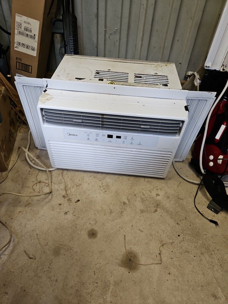 Midea 8,000 BTU Window Air Conditioner WIFI