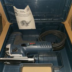 Bosch 7.0A Barrel-Grip Jig Saw (JS470EB)