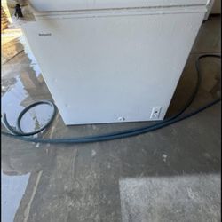 Hotpoint 6.9 cu. ft. Chest Freezer – White