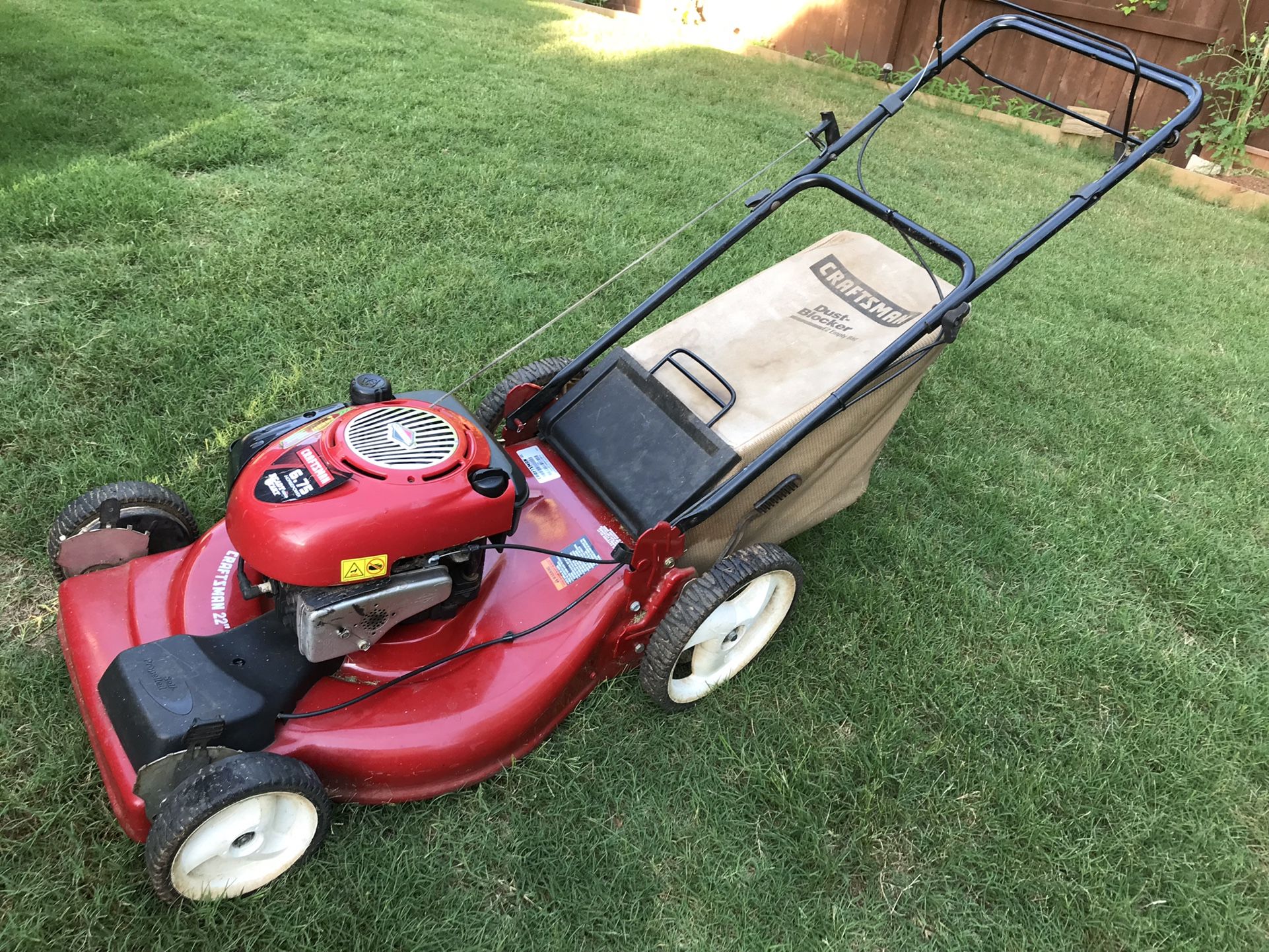 Craftsman Self Propelled 6.75HP 22” Lawnmower for Sale in Lawrenceville