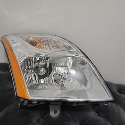 Nissan Sentra Headlight 