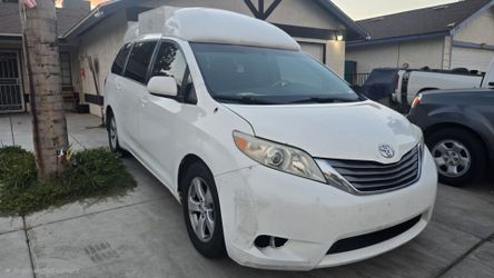 2012 Toyota Sienna