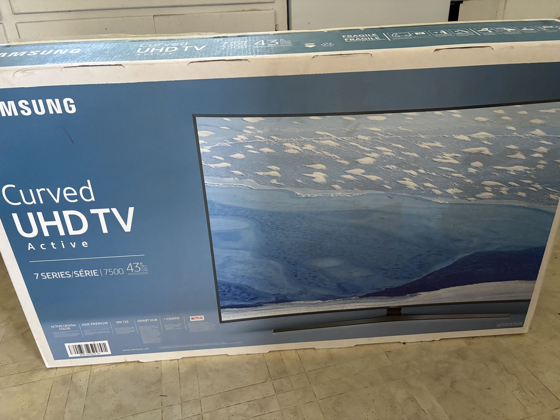 Samsung curved UHD TV 43”