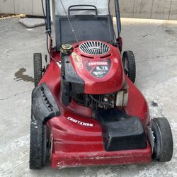 Craftsman Self Propelled Lawnmower.  Gas Powered Lawn Mower.