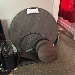 Round Table W/2 Round Chairs