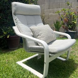 IKEA POÄNG Armchair - White Frame with Light Grey Cushion
