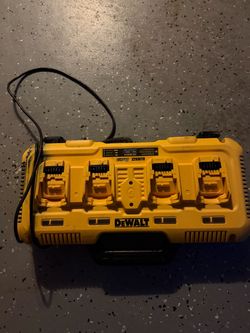 4 battery dewalt charger