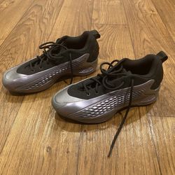 Basketball Shoes - Adidas AE