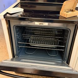 General Electric Stove and Oven – Like New