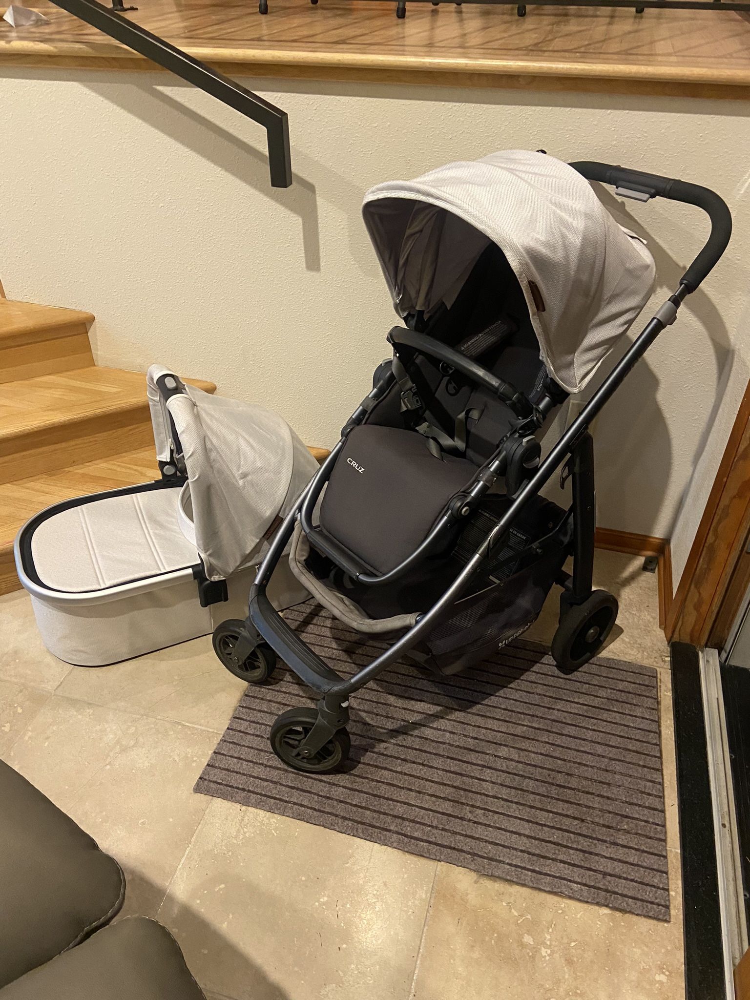 Uppababy Cruz Stroller with Bassinet White