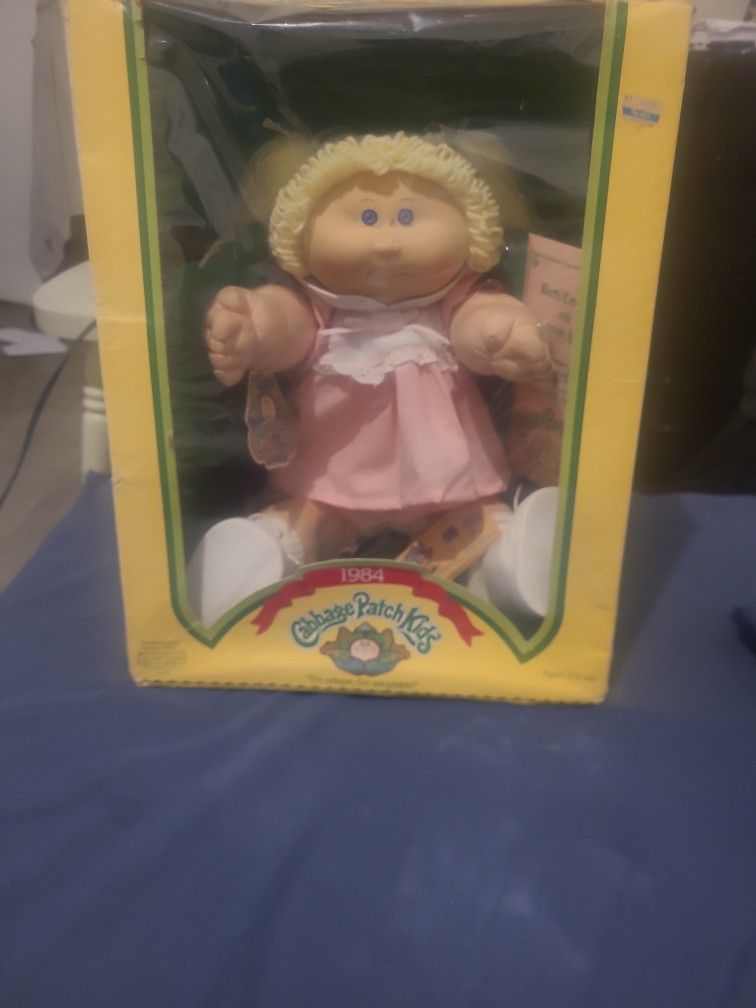 1984 Cabbage Patch Kids DOLL  GENIVEVE TEENA. 