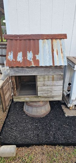 Chicken/Rabbit House