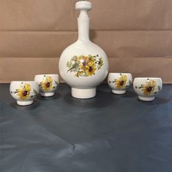 Sunflower Decanter And  4 Cups 