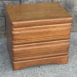 2 drawer solid wood end table/nightstand 