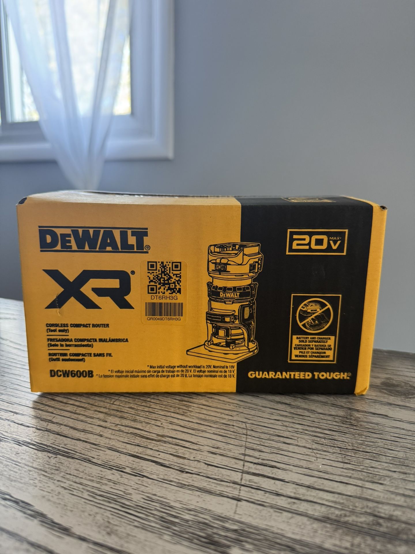 NEW DEWALT 20V XR ROUTER