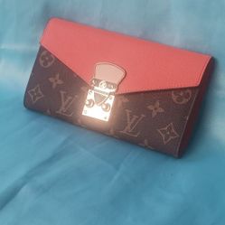 LOUIS VUITTON WALLET