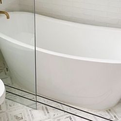 Freestanding Bathtub - 71” - White Soaker Tub