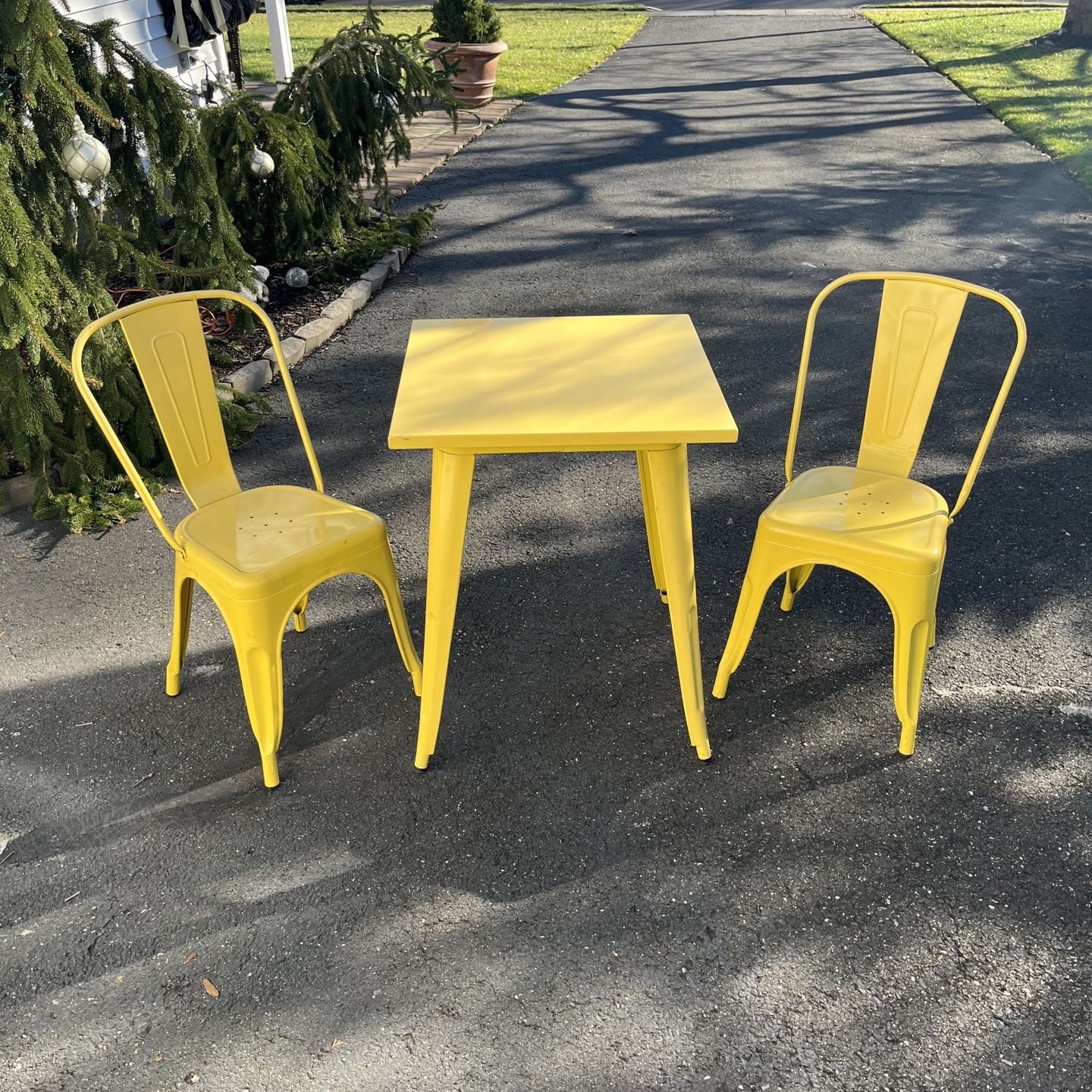 Outdoor Table And 2 Chairs set