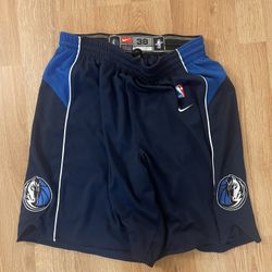 Dallas Mavericks Authentic Nike Shorts (early 2000s) Size 38