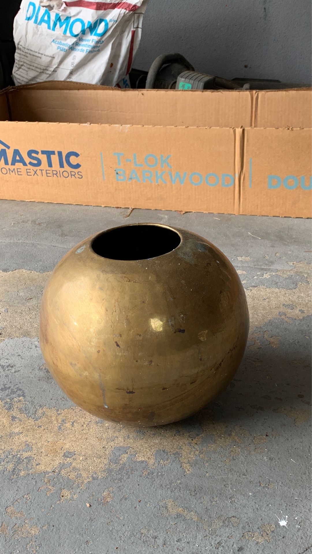Brass pot vase