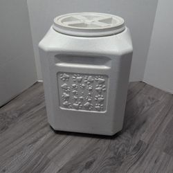 Premium Pet Dog/Cat Food Storage Container Vault Outback BPA-free, Grey, 35 Lb