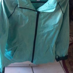 Womens large windbreaker/rain jacket 79936 like new