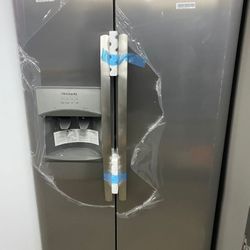 Frigidaire 22.1 cu. ft. Side by Side Refrigerator in Stainless Steel LK18