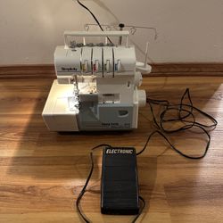 Simplicity Easy Lock 804 D Differential Feed Serger Sewing Machine