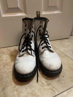 1460 Vintage made in England White Leather Lace Up Doc Marten’s Boots